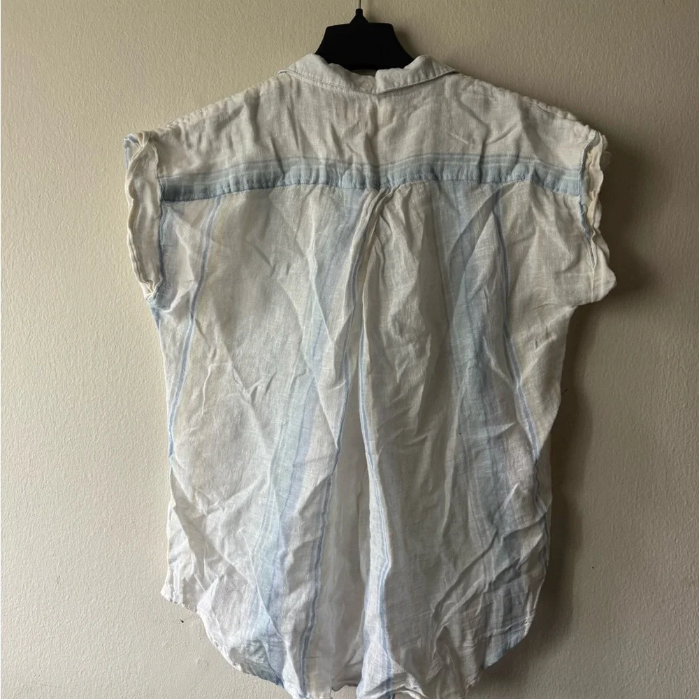 Button down top - Picture 2 of 3